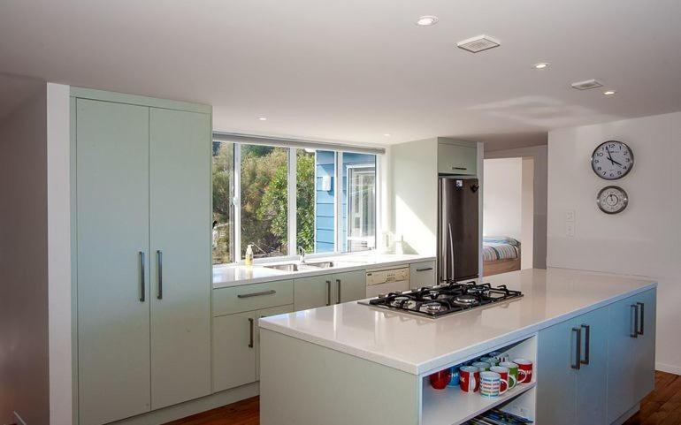 Shoreside - Tutukaka Holiday Home Екстер'єр фото