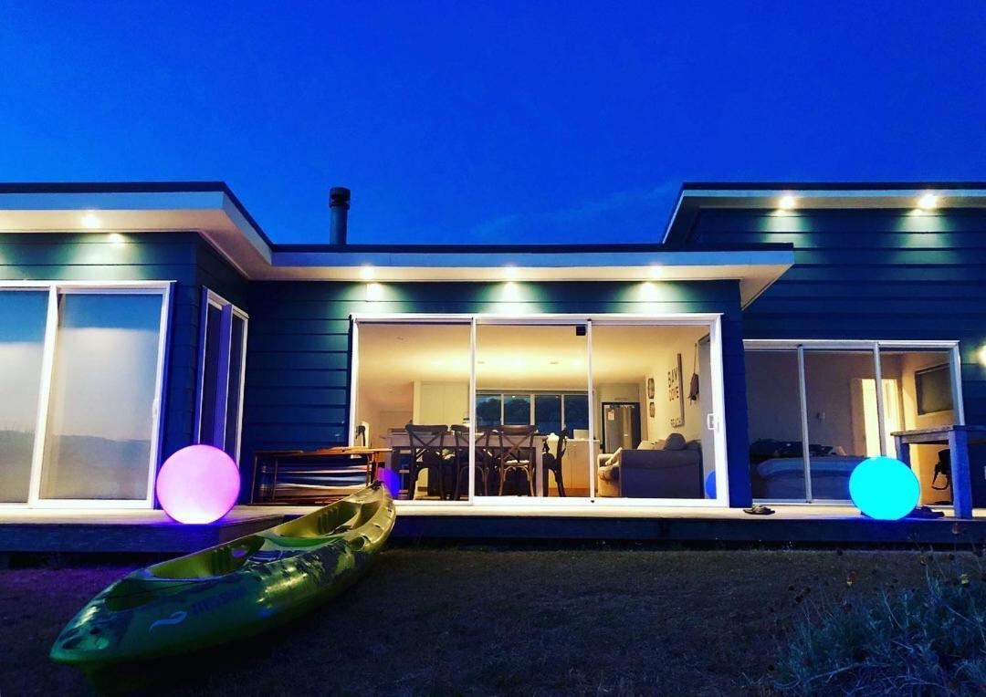 Shoreside - Tutukaka Holiday Home Екстер'єр фото